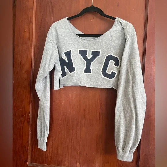 Gray Cropped Long Sleeve NYC Top - Picture 1 of 4